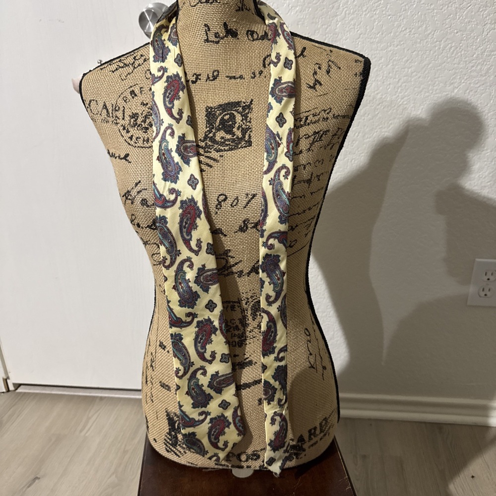 Lanvin Vintage 90's Men's 100% Silk Tie Paisley Pattern Yellow EUC Italy
